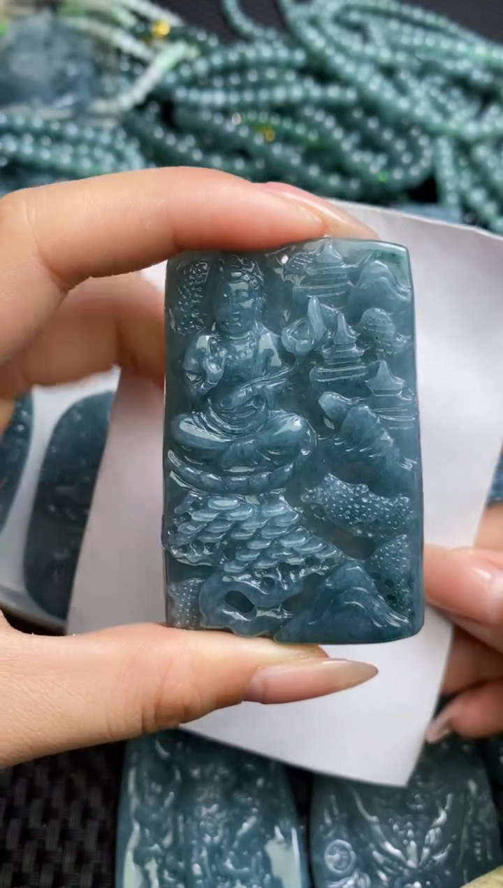 【闪购商品】翡翠颈饰未镶嵌         