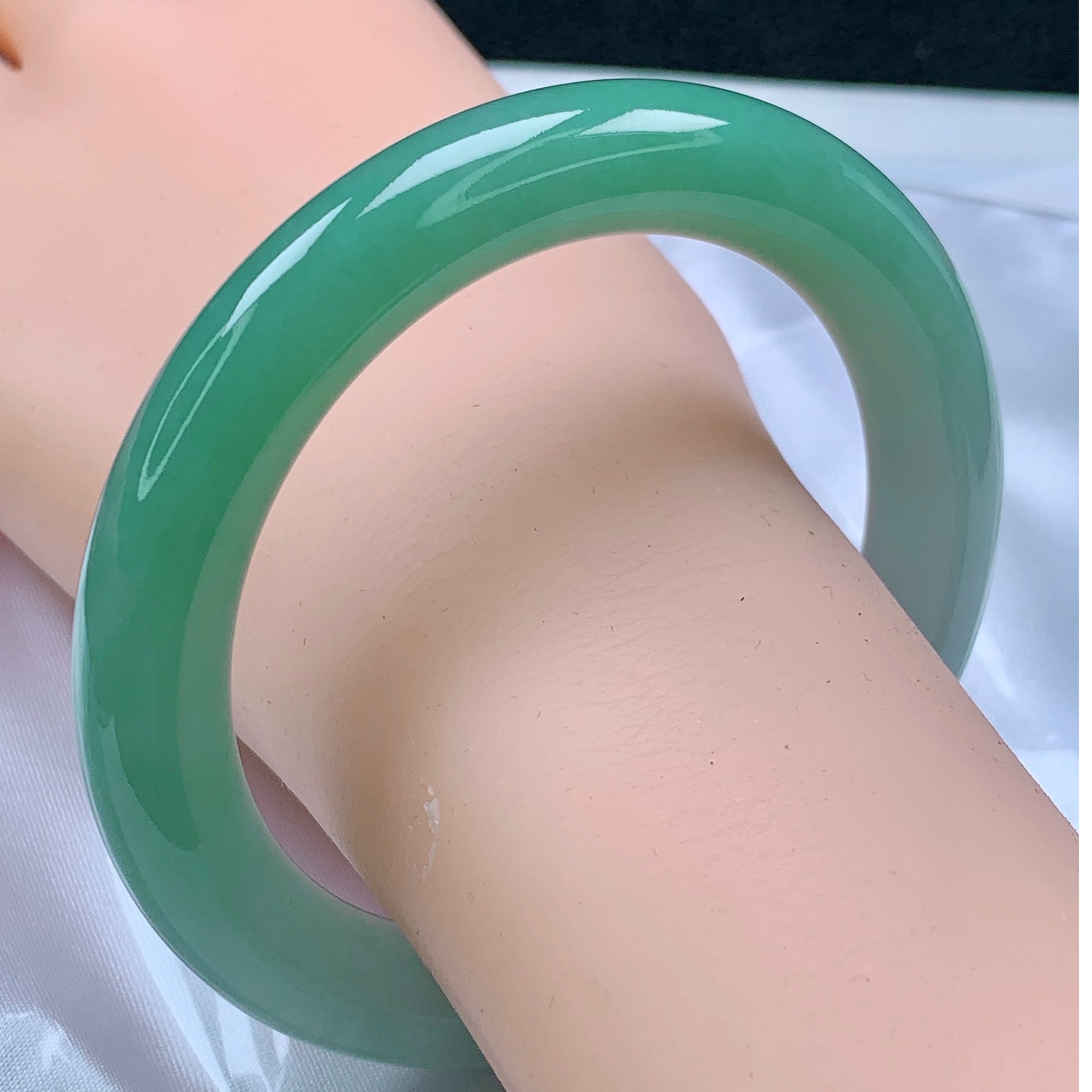 58圈天然A货翡翠手镯 渐变色天空蓝绿半山水绿色圆条精美玉镯女款