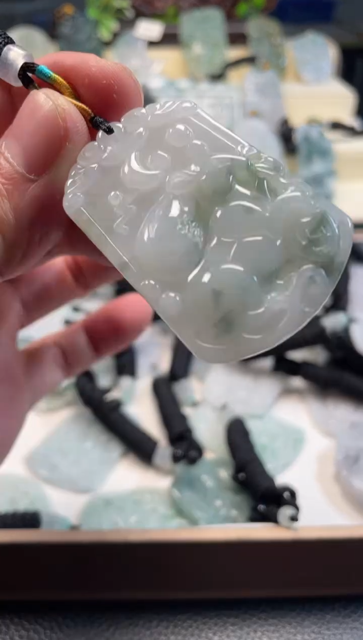 颈饰未镶嵌翡翠12/04/065