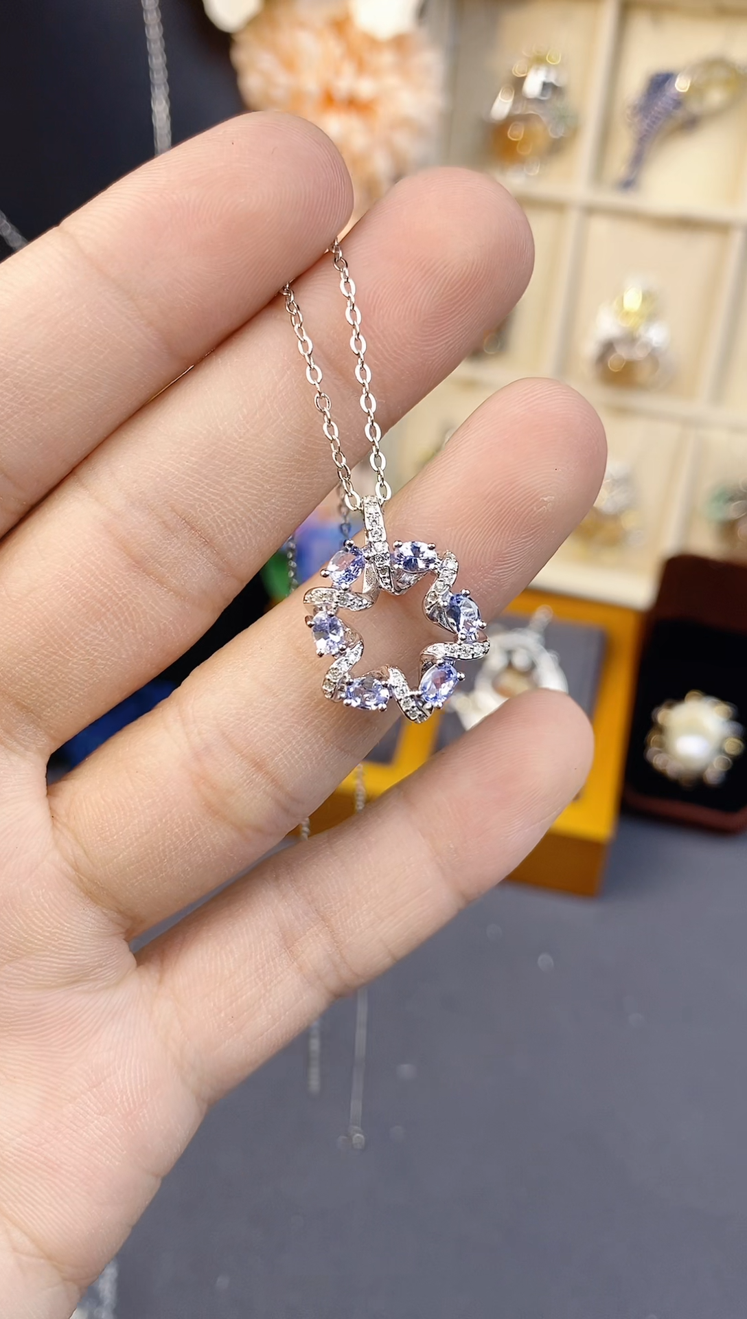 【闪购商品】坦桑石吊坠银S925镶嵌带证书