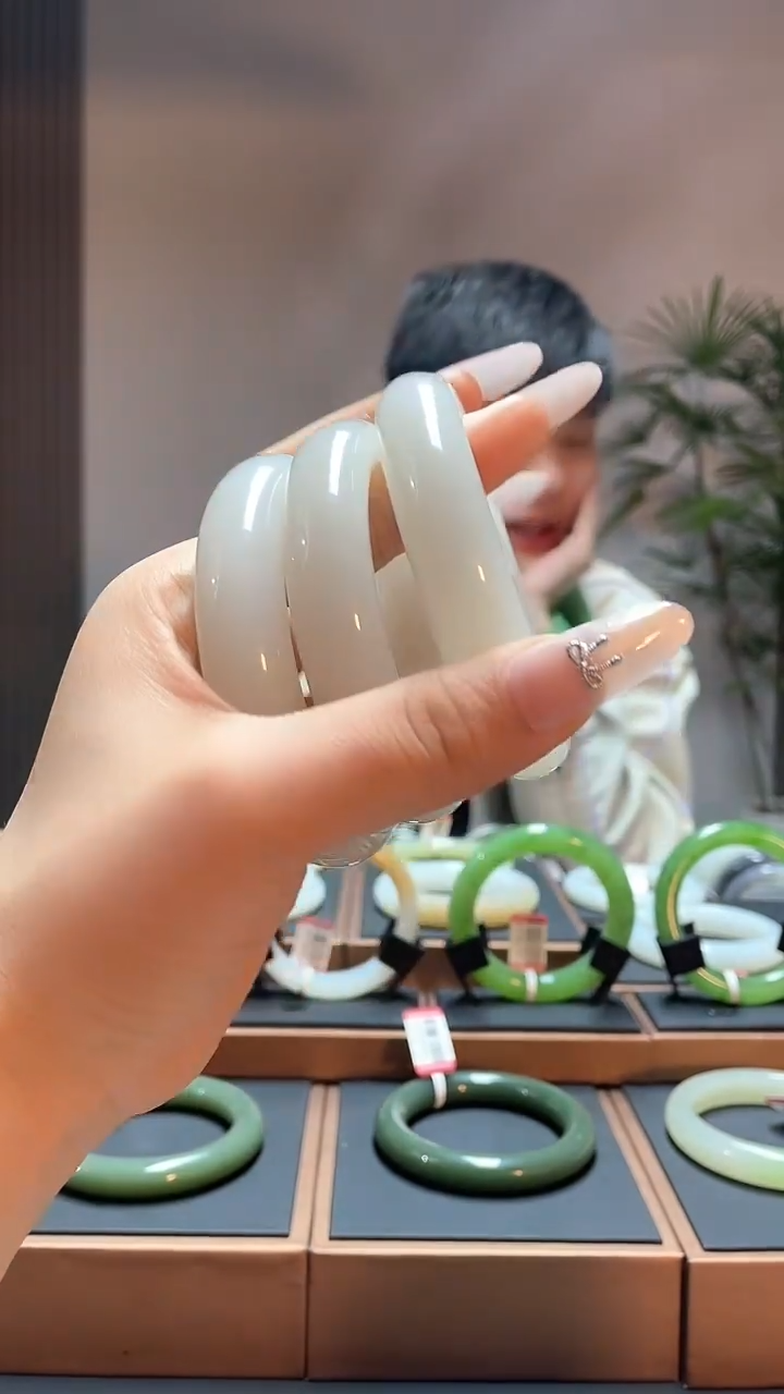 【闪购商品】和田玉手镯未镶嵌青海白53-60多样性发一