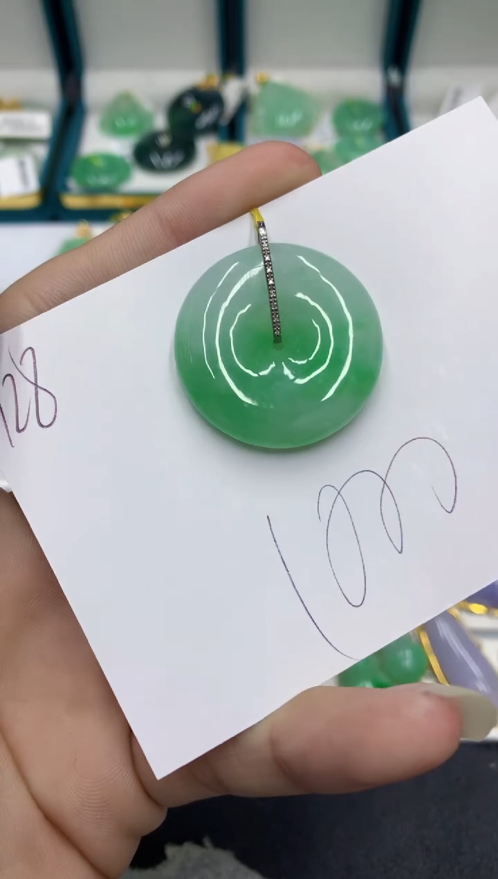 【闪购商品】翡翠颈饰18K金镶嵌翡翠