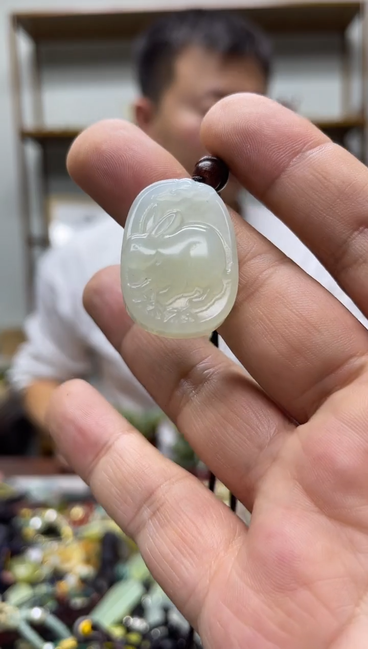 未镶嵌岫玉吊坠·