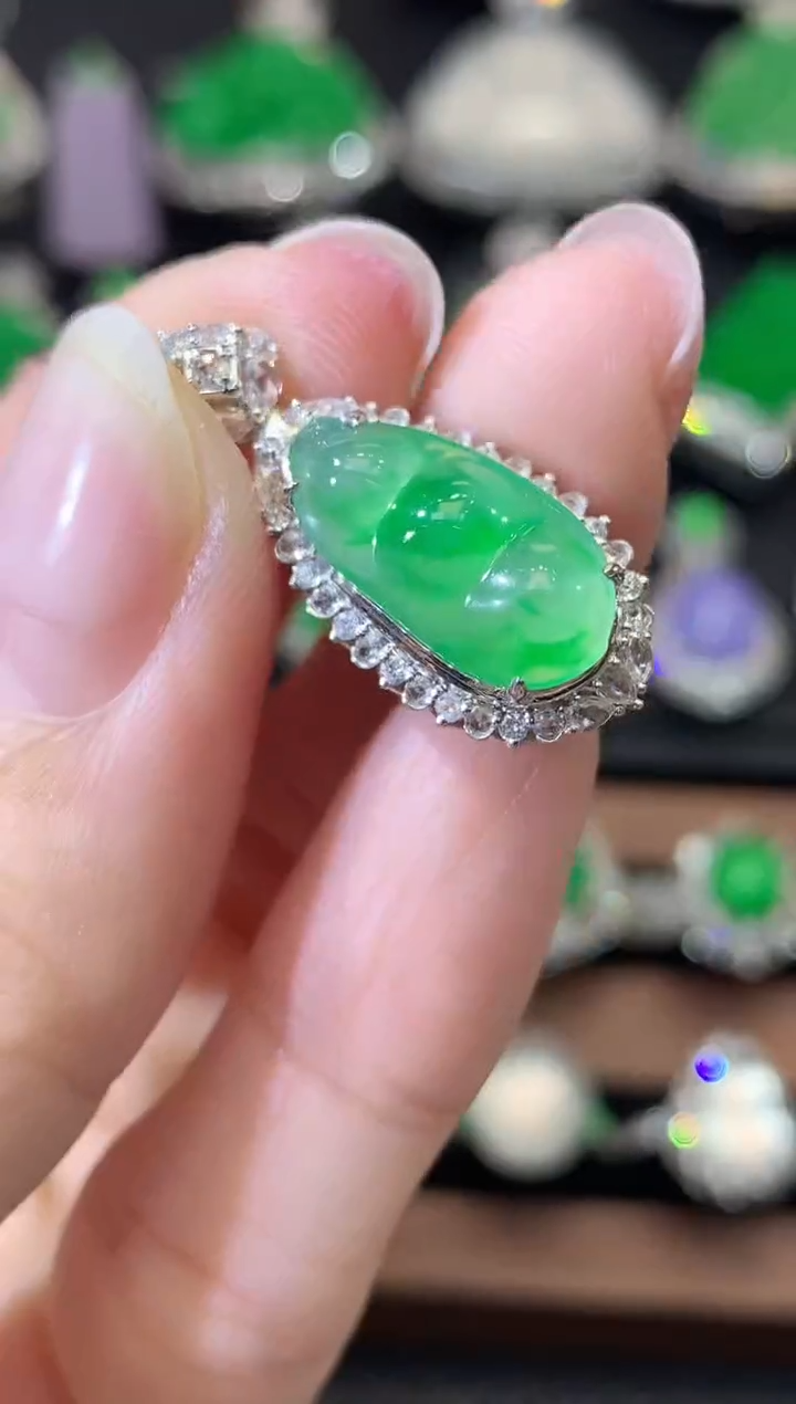 吊坠(不含链)18K金镶嵌翡翠D491