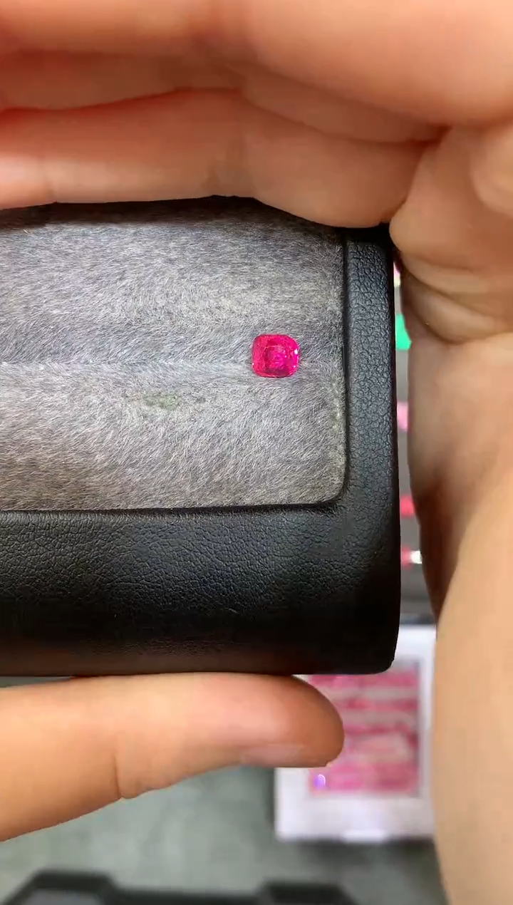 【闪购商品】定制尖晶石裸石未镶嵌枕型 绝地 1.05ct