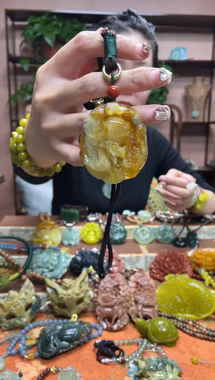 未镶嵌岫玉吊坠·