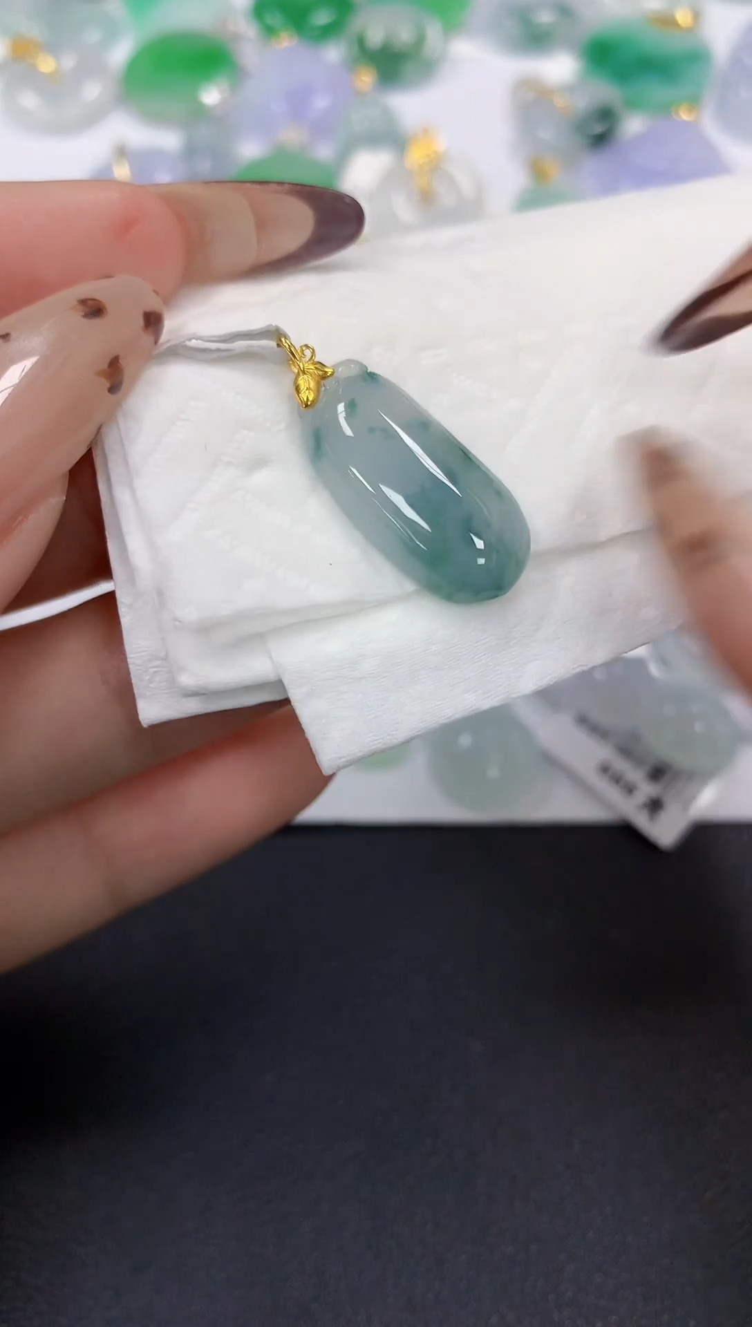 颈饰18K金镶嵌翡翠a货假一赔三支持复检百元上9元证书费自理