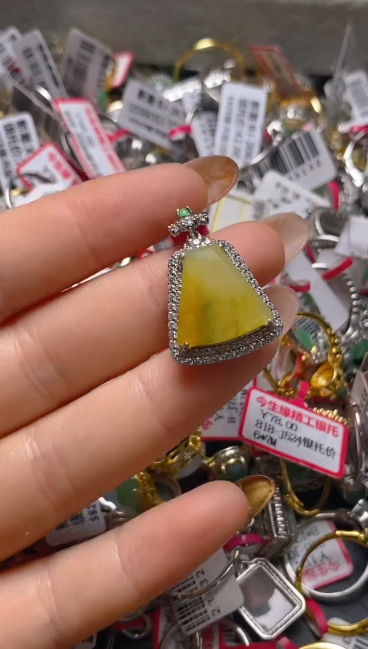 银S925镶嵌戒指翡翠百内无证书