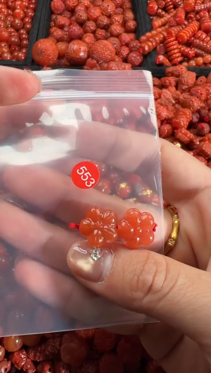 【闪购商品】南红玛瑙颈饰未镶嵌1