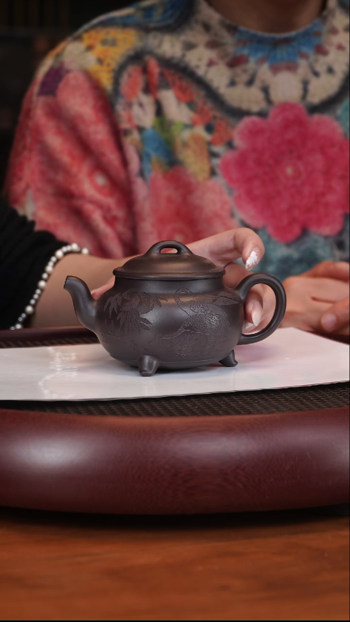 【闪购商品】紫砂茶壶1-33张彩萍三足鼎立黑墩头250CC