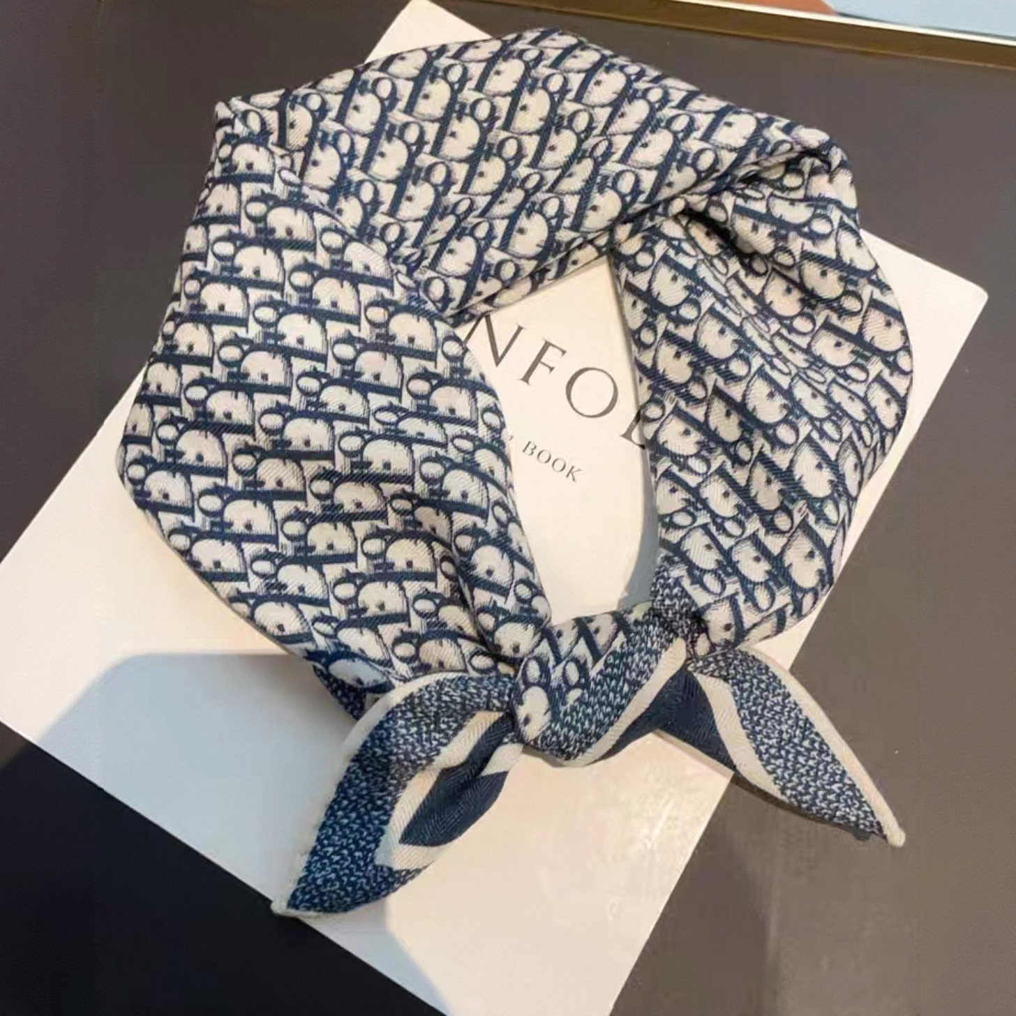 真丝桑蚕丝羊毛[蓝色D字母]百搭秋冬时尚洋气送礼系脖子围巾披肩