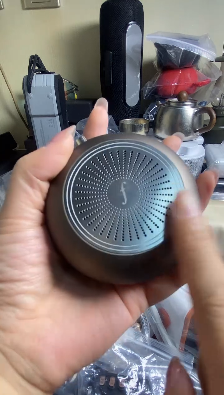 金咖色大柏林音响