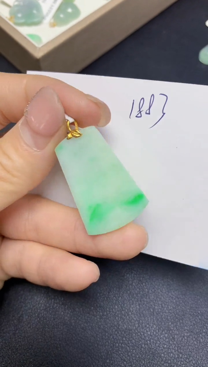 【闪购商品】翡翠挂件18K金镶嵌 天然翡翠A货