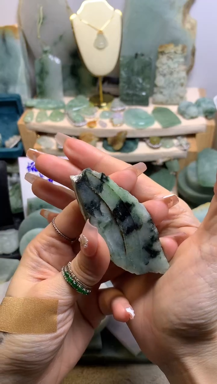 【闪购商品】翡翠挂件未镶嵌缅甸A货翡翠，没有运费险