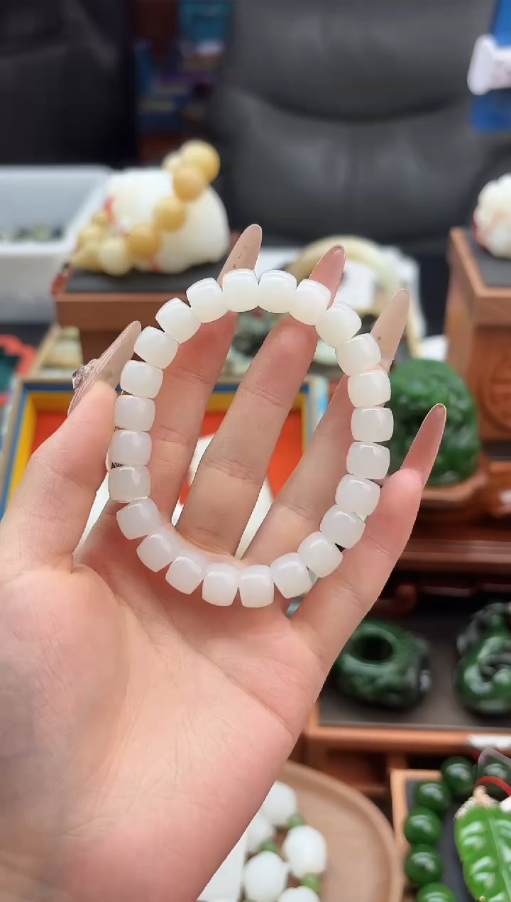 未镶嵌手串和田玉董小姐推荐 多样性发货 拍一发一bk10