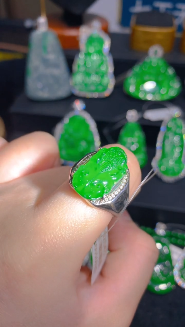 【闪购商品】翡翠戒指银S925镶嵌80一季