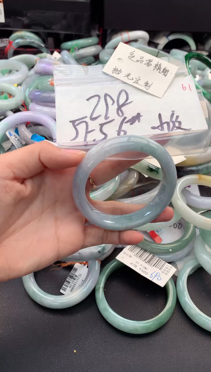 【闪购商品】定制翡翠未镶嵌毛货需精细抛光+多人
