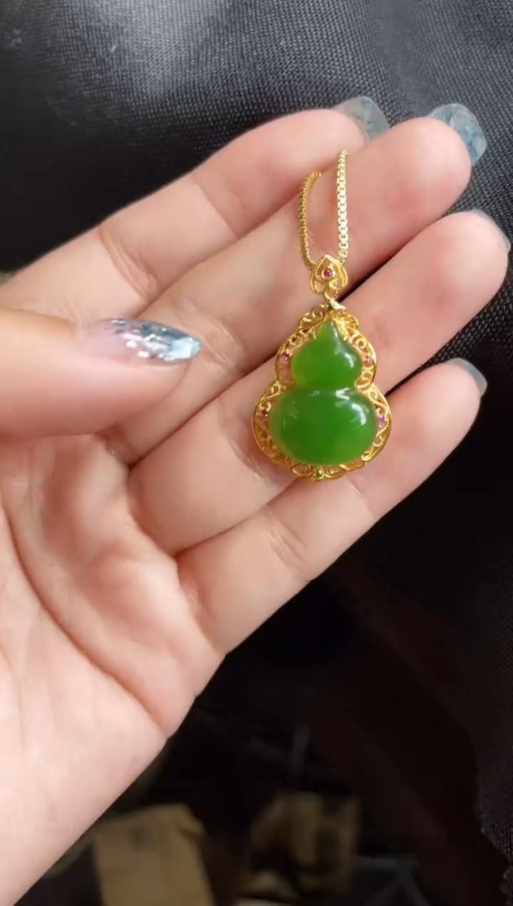 和田玉18K金镶嵌吊坠(赠链)多样性发一
