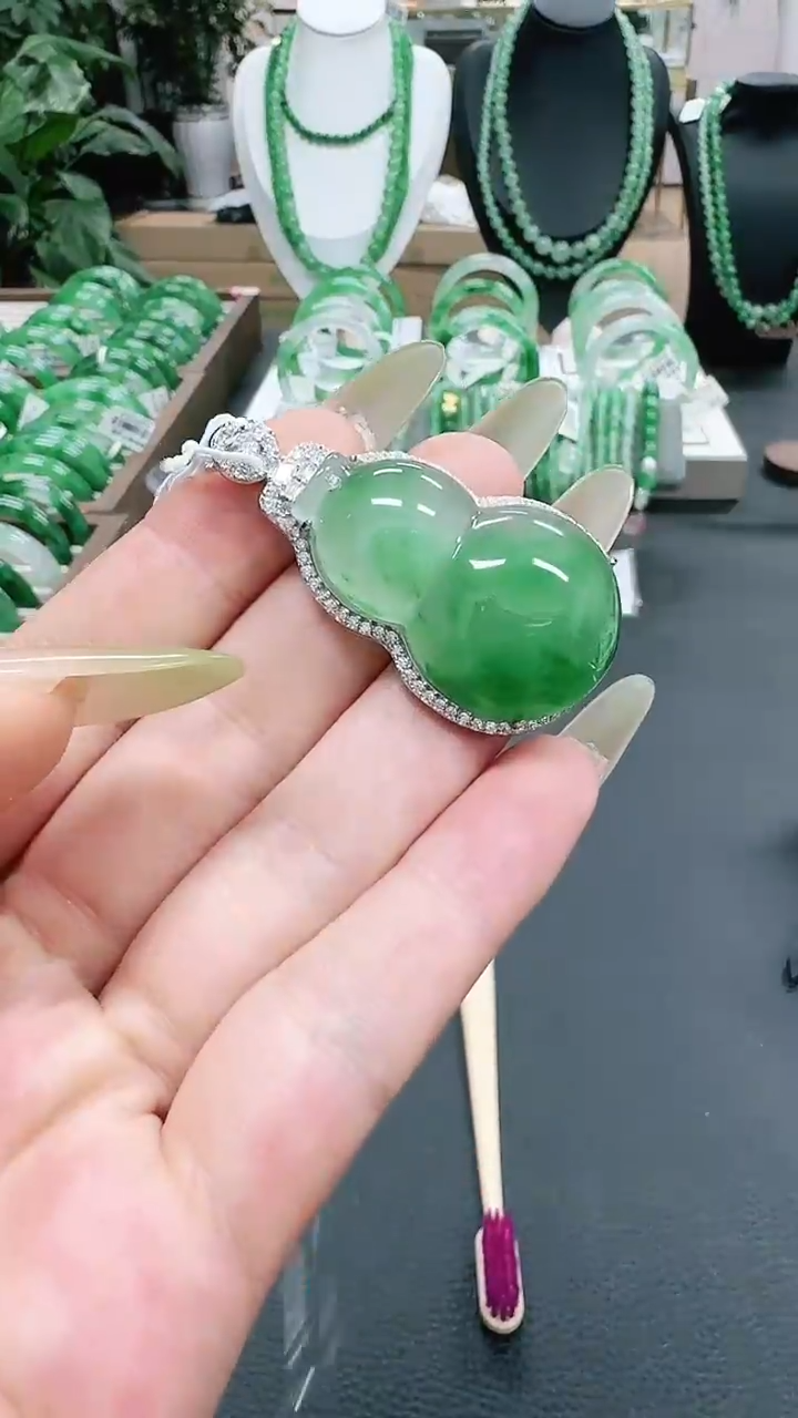 未镶嵌1石英质玉（非洲翠）/0354