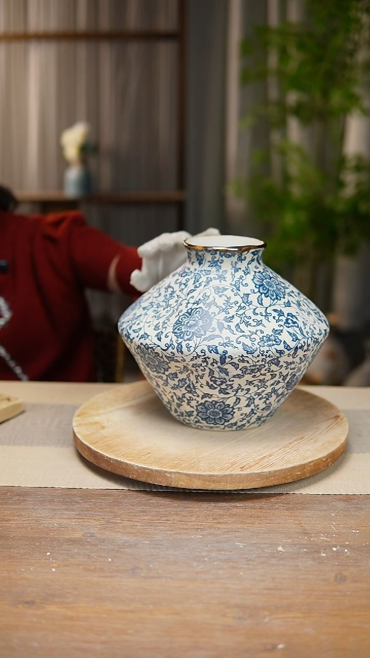 【闪购商品】陶瓷花器青花瓷缠枝莲飞碟