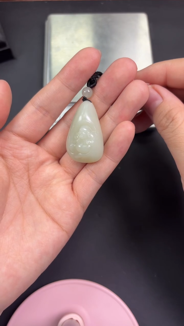 【闪购商品】和田玉吊坠(赠链)未镶嵌且末微色差迪克兰吊坠