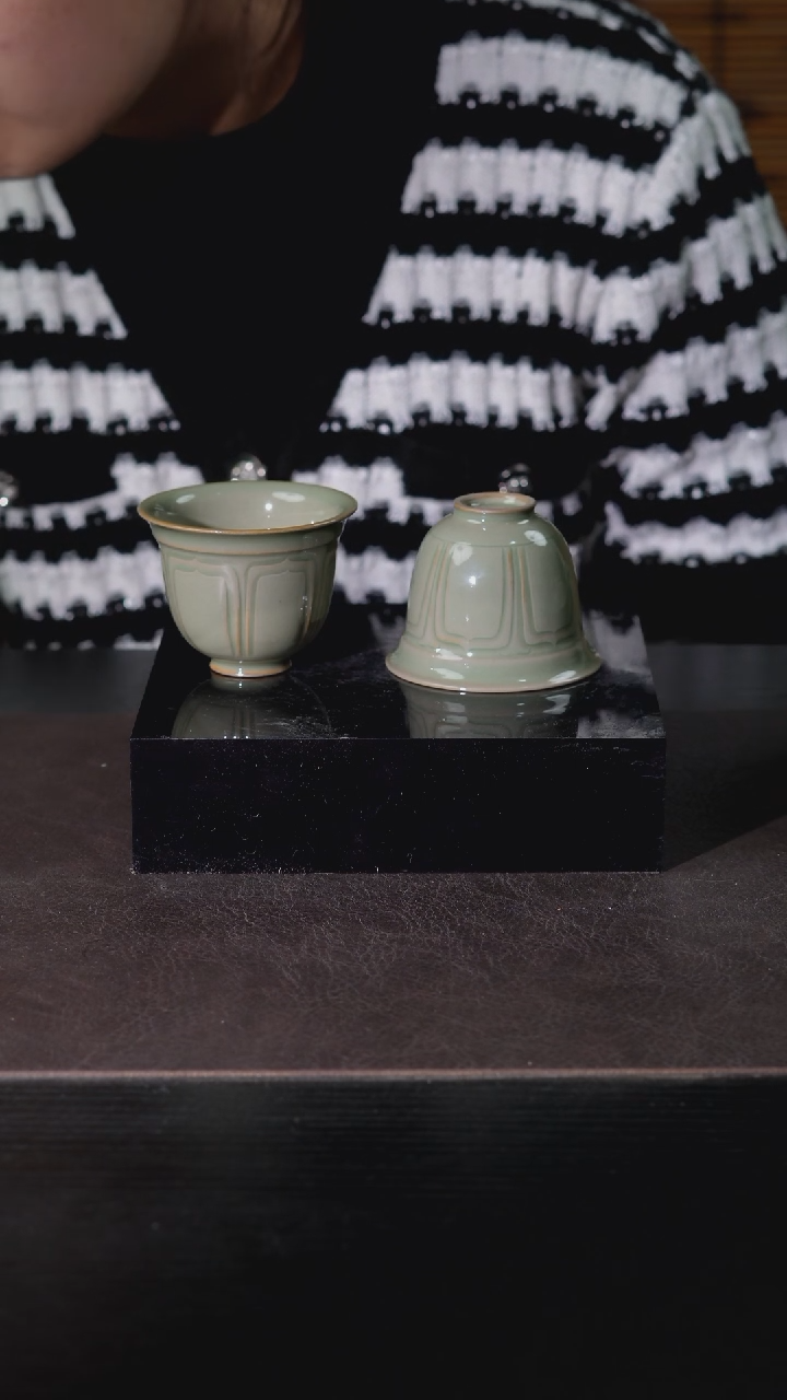 【闪购商品】其他莲瓣纹饰铃铛杯两只