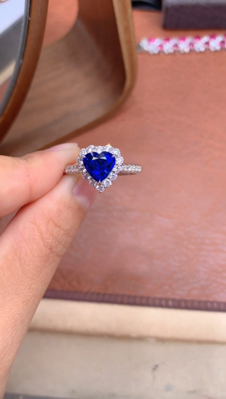 【闪购商品】蓝宝石戒指18K金镶嵌2.01CT