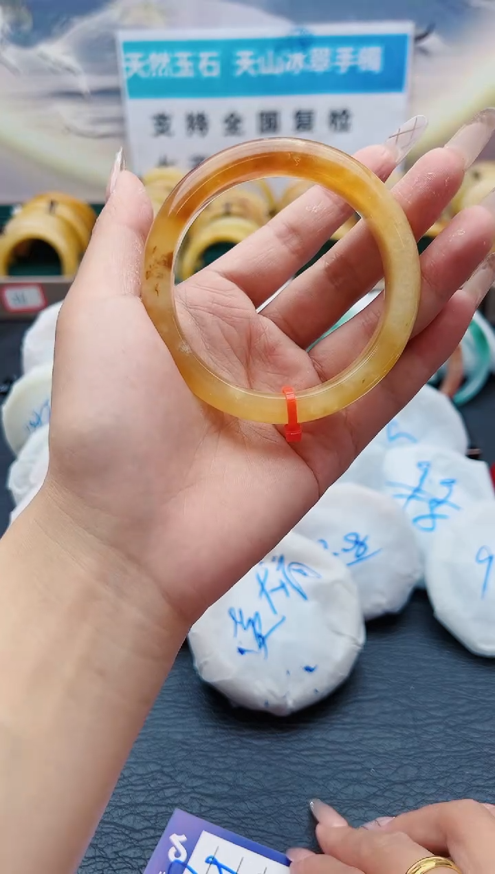 【闪购商品】石英质玉手镯未镶嵌B07-58-59