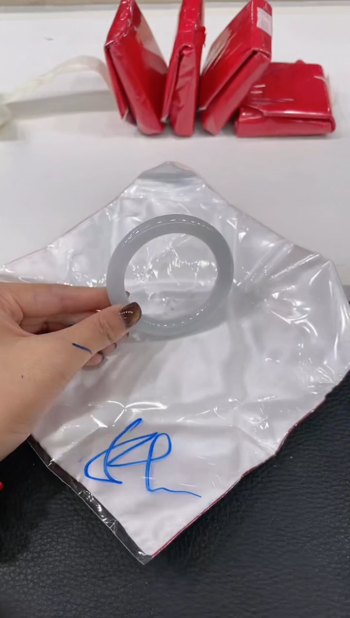 【闪购商品】翡翠手镯未镶嵌手镯