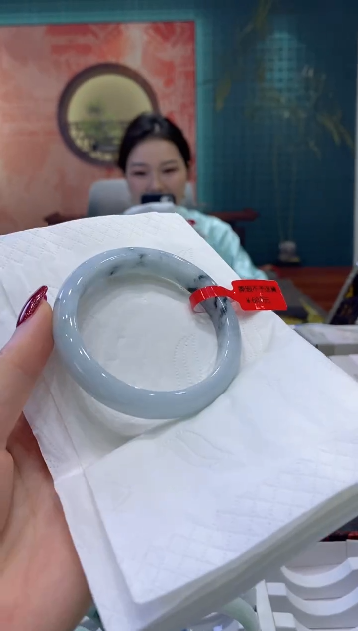 【闪购商品】翡翠手镯未镶嵌多人00136