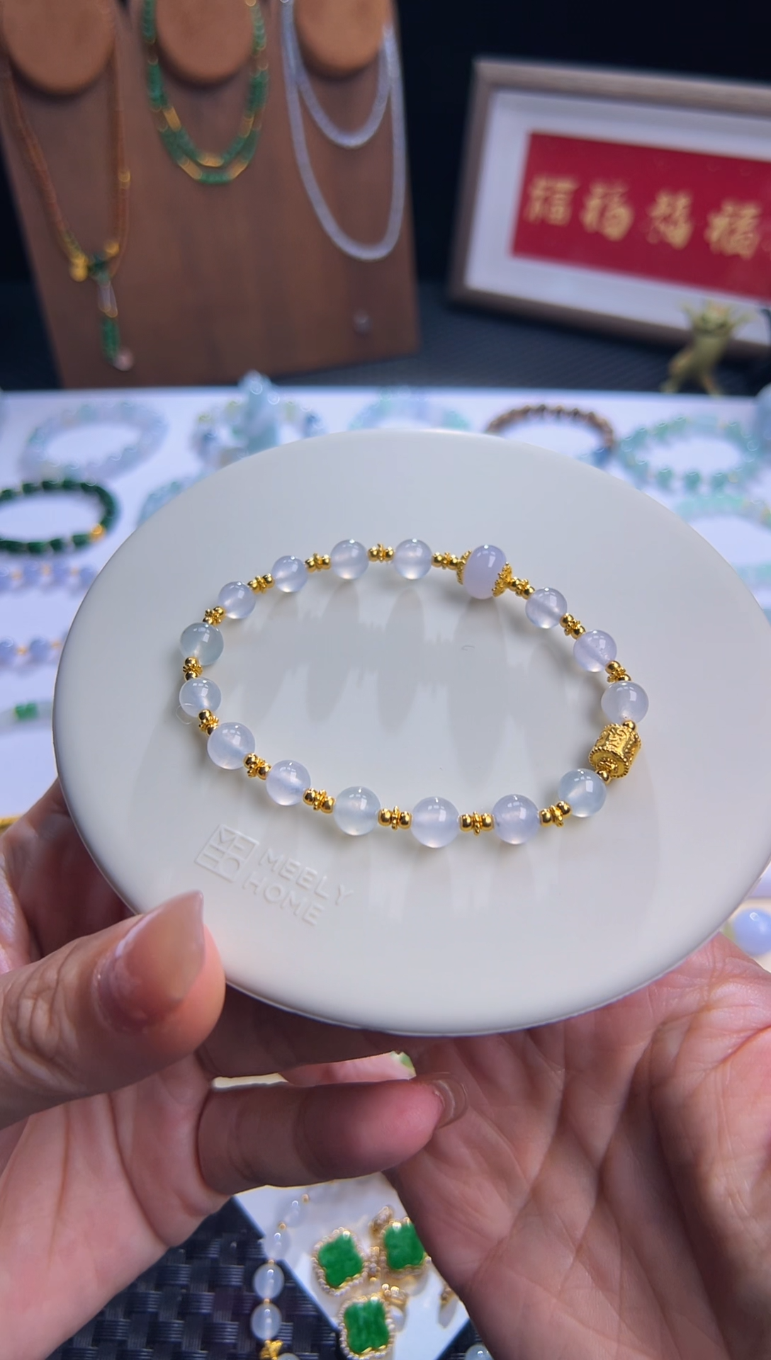 足金镶嵌手串翡翠高冰白乌鸡设计款！卡6高冰圆珠乌鸡特色料！超酷！