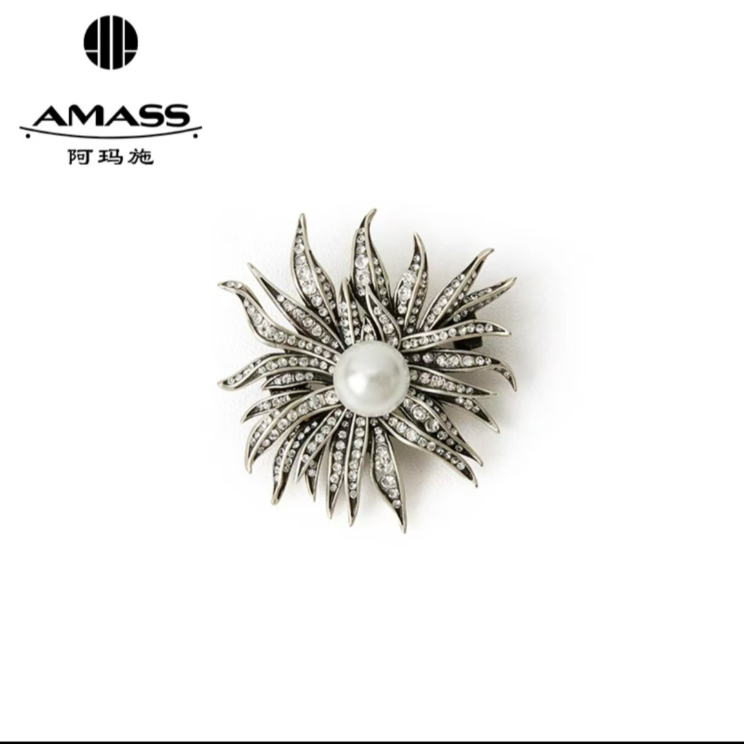 AMASS/阿玛施 铜仿水晶胸针  复古太阳花镀银铜不锈钢590042