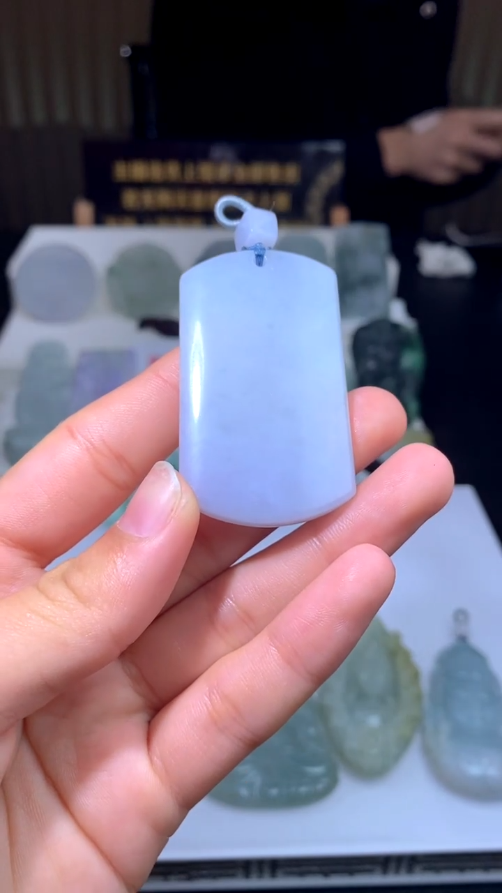 【闪购商品】定制翡翠未镶嵌吊坠