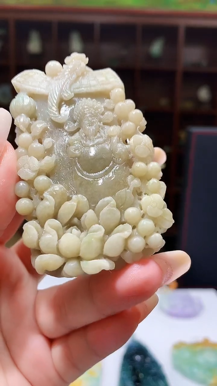 【闪购商品】定制翡翠未镶嵌1049xx-毛货挂件40