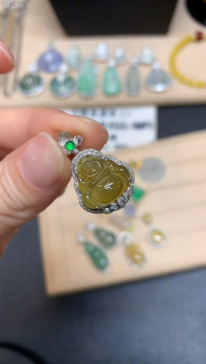 【闪购商品】翡翠颈饰18K金镶嵌佛公【无服务费】