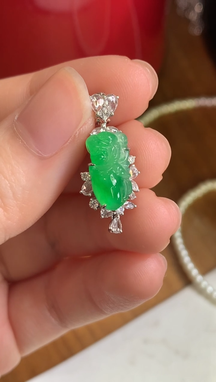 【闪购商品】翡翠颈饰18K金镶嵌绿仙子