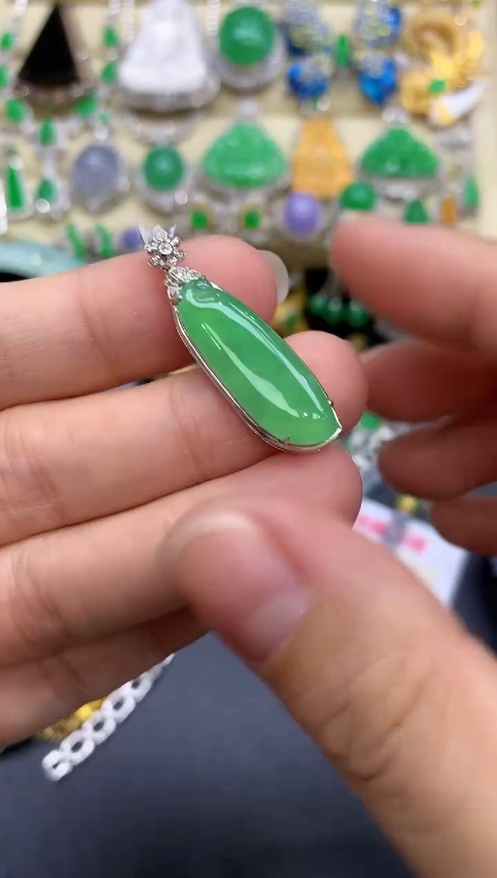 颈饰18K金镶嵌翡翠208-中国好珍宝