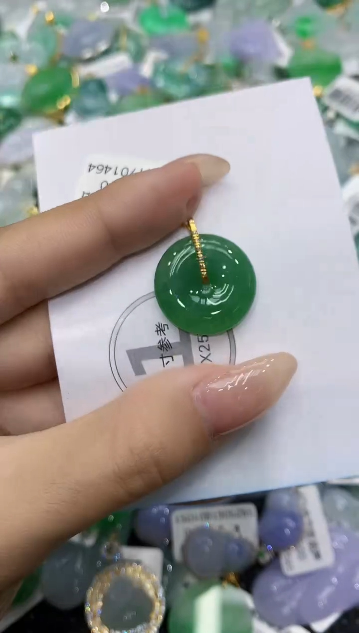 颈饰18K金镶嵌翡翠111111111111