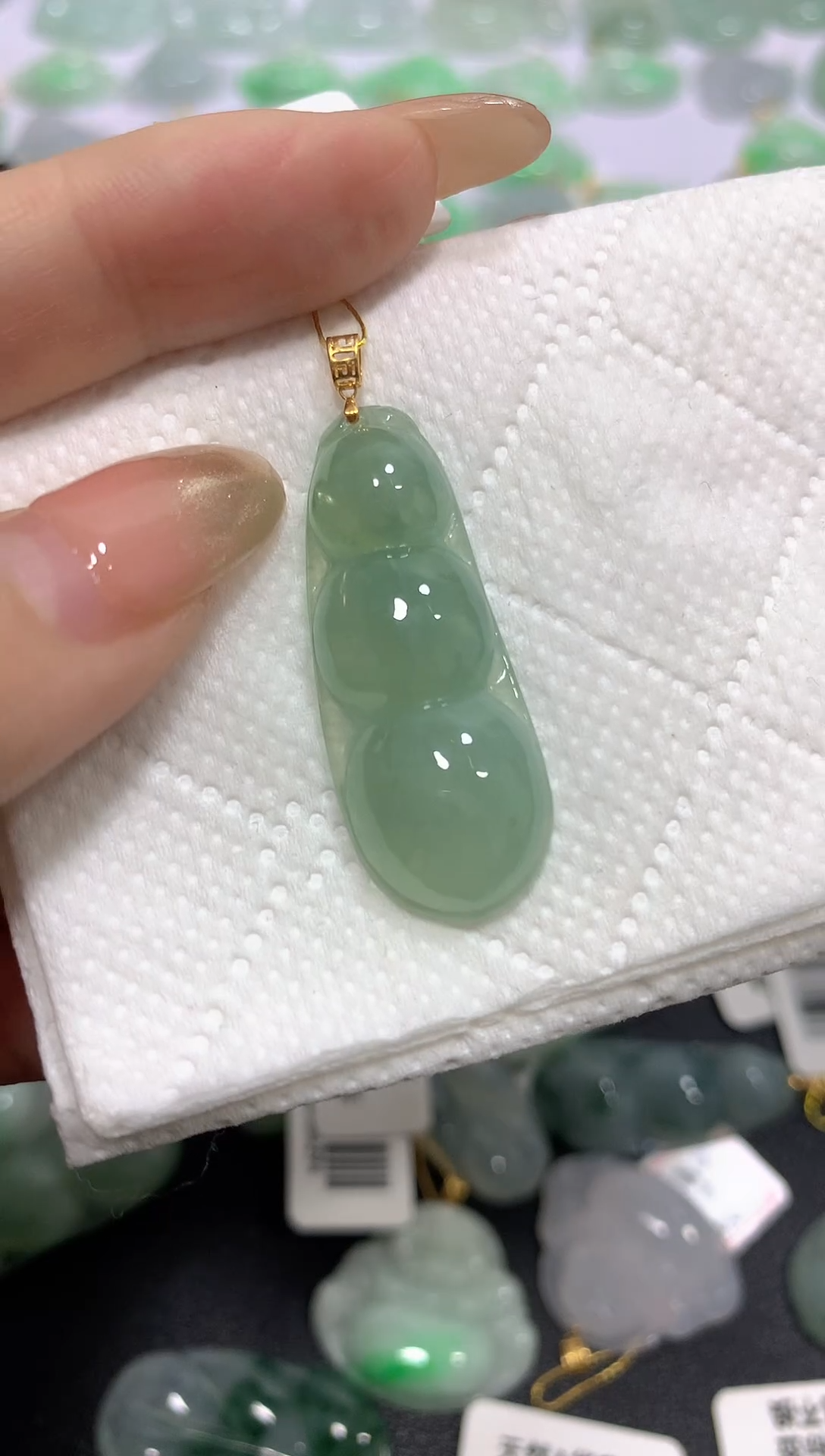 颈饰18K金镶嵌翡翠A货