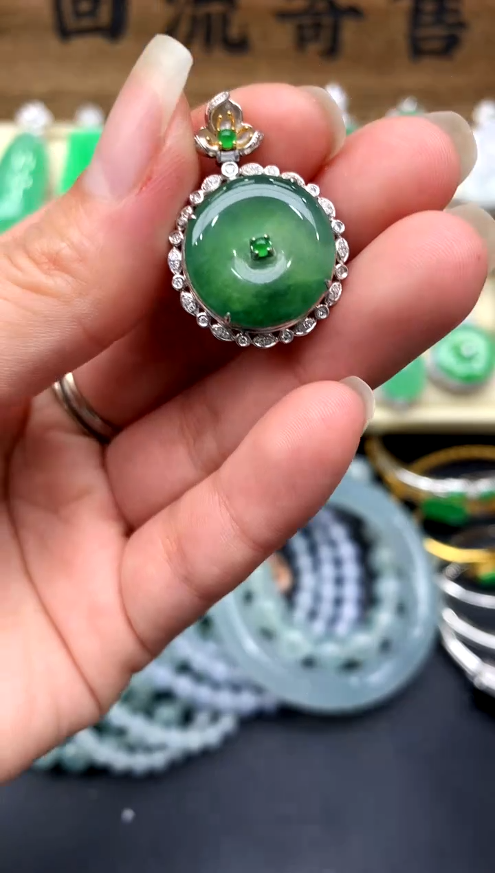 【闪购商品】翡翠颈饰18K金镶嵌235-中国好珍宝