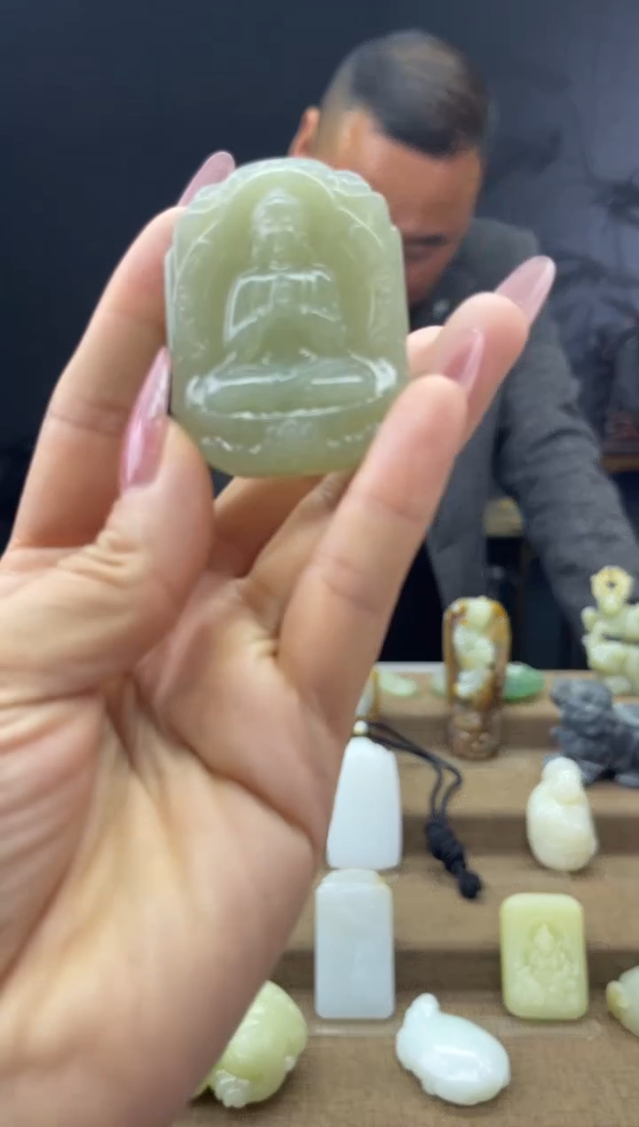 颈饰未镶嵌和田玉1