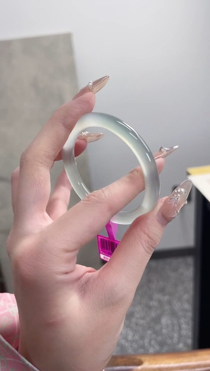 【闪购商品】玛瑙/玉髓手镯未镶嵌54圈 需要包容圆条