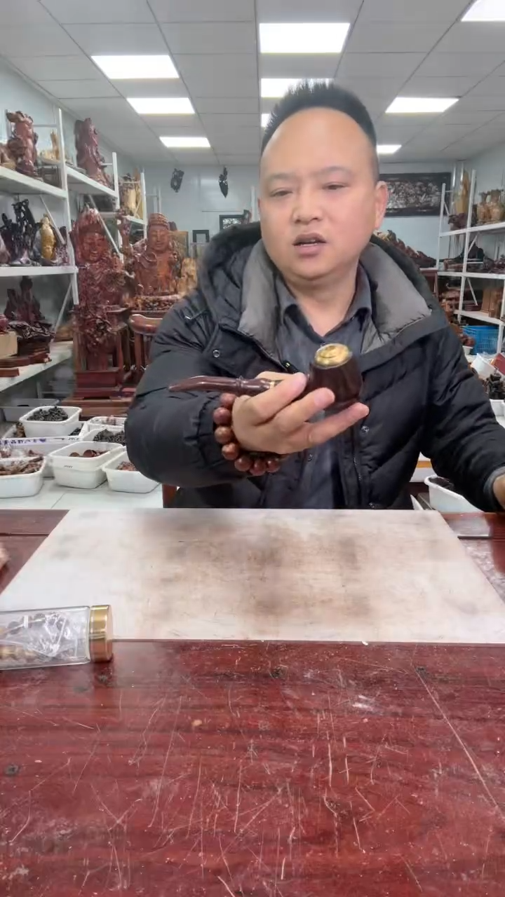 【闪购商品】花梨木类木雕工艺品8888888