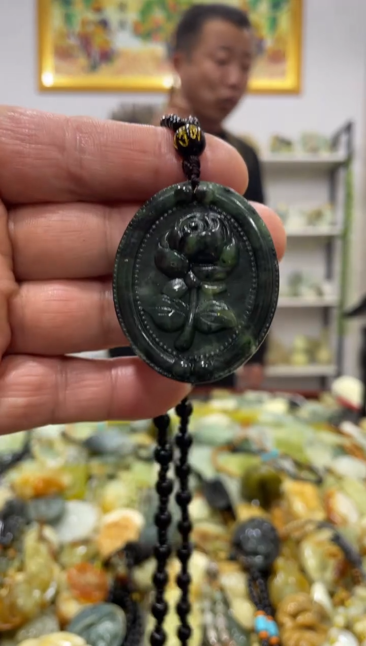 【闪购商品】岫玉吊坠未镶嵌              