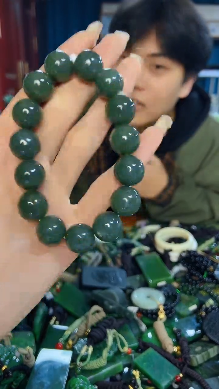 未镶嵌和田玉挂件1