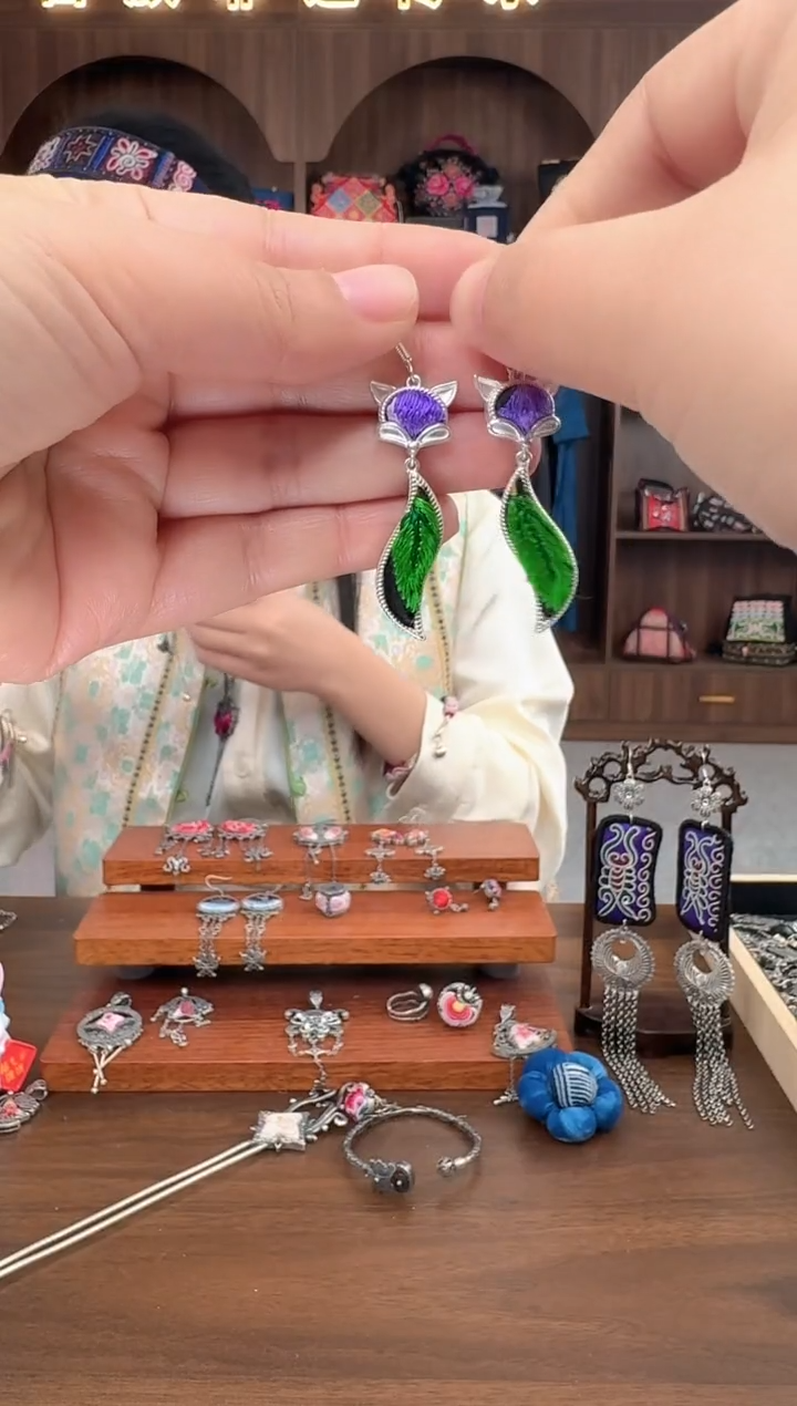 【闪购商品】织绣扶光苗绣传承65