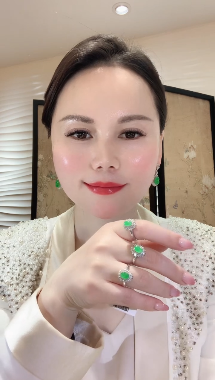 【闪购商品】翡翠戒指18K金镶嵌A9 多样性发货一件