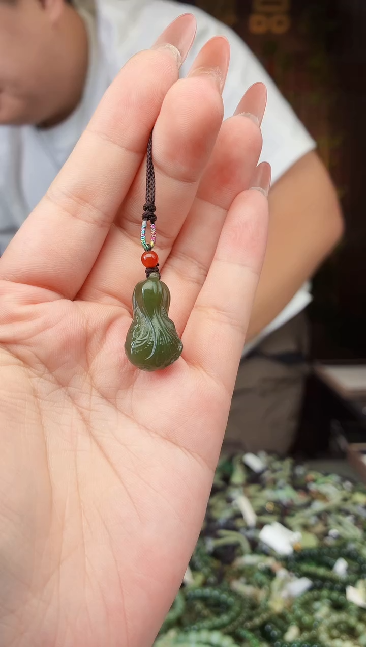 和田玉未镶嵌颈饰拍一发一