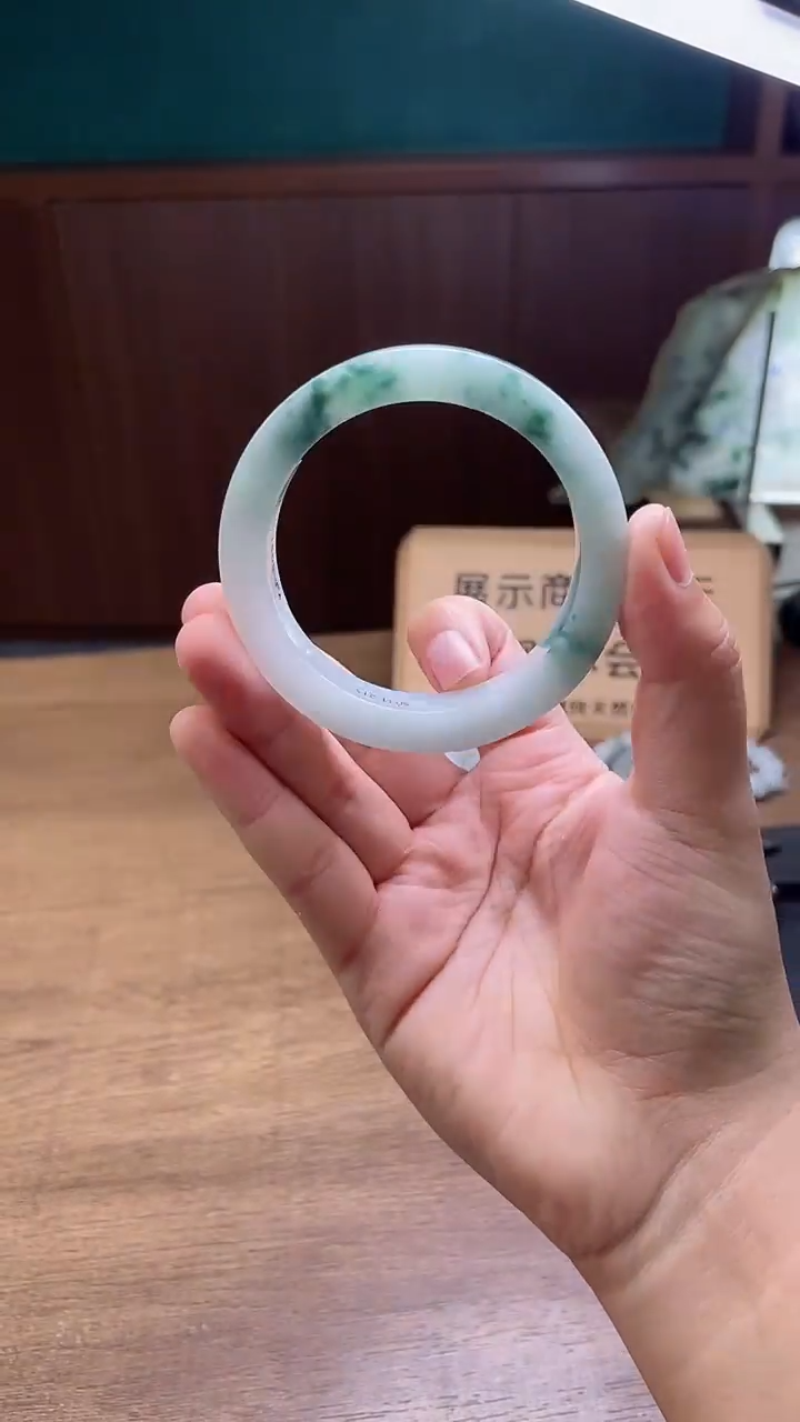 定制翡翠手镯未镶嵌定制