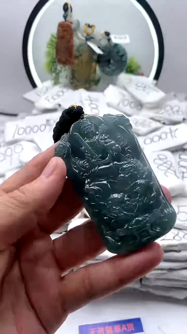 【闪购商品】翡翠颈饰未镶嵌虚空藏